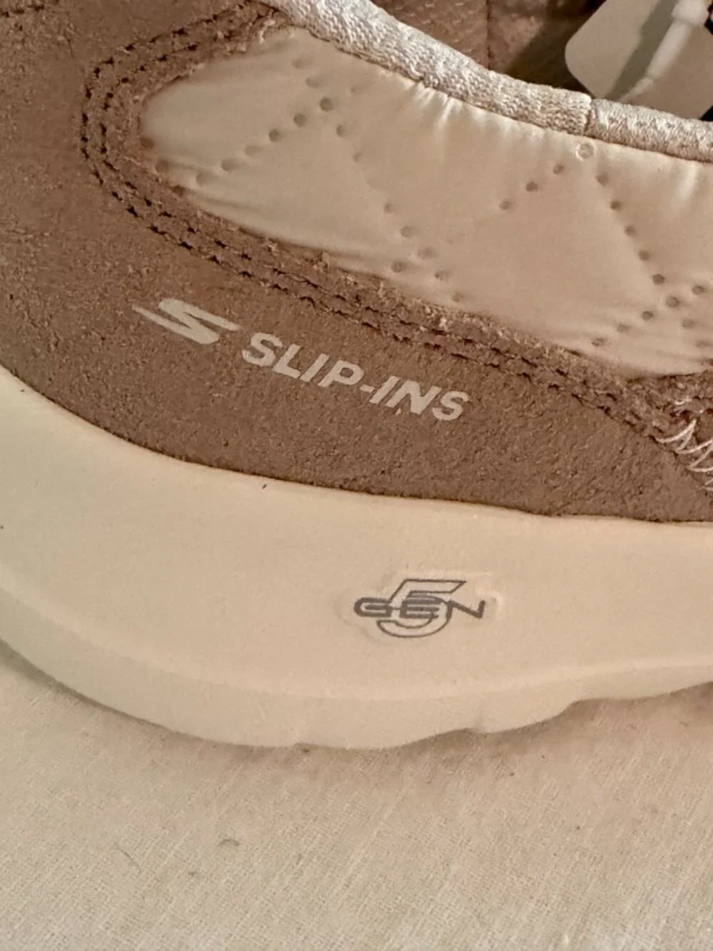 Skechers Women's Slip-ins Go Walk Joy - Cozy Fit Cozy Easy Sneaker Size 7.5 NEW